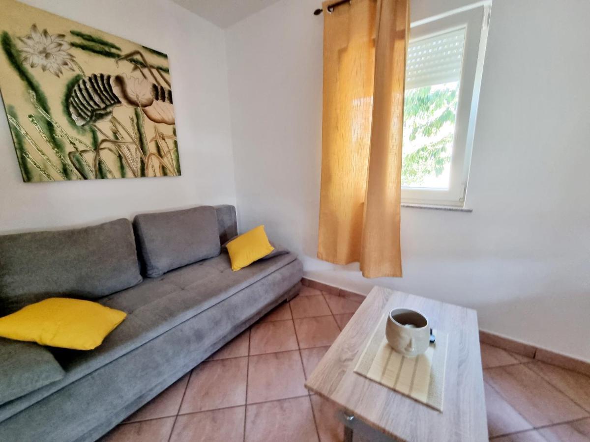 Apartments Ema Pula Extérieur photo