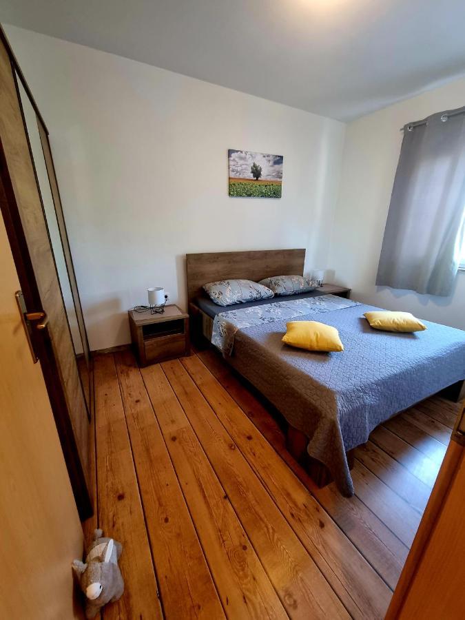 Apartments Ema Pula Extérieur photo