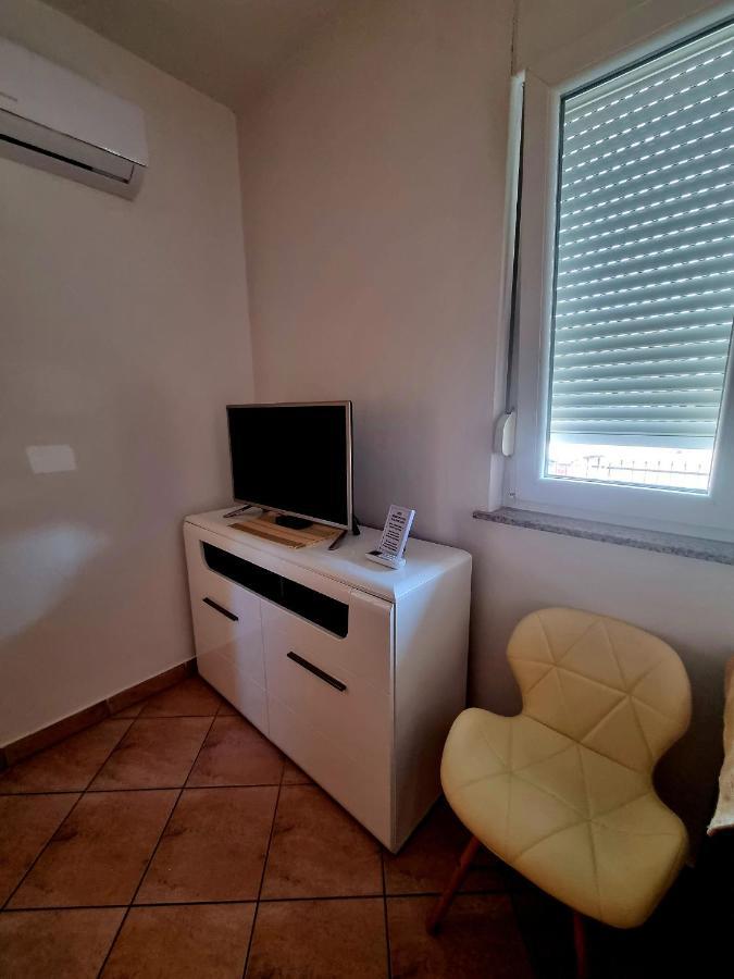 Apartments Ema Pula Extérieur photo