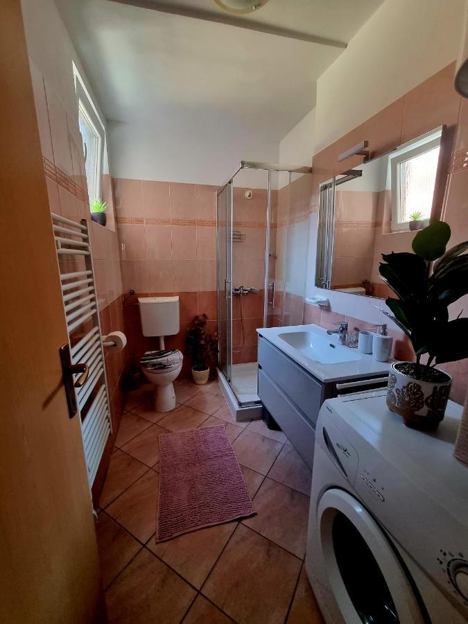 Apartments Ema Pula Extérieur photo