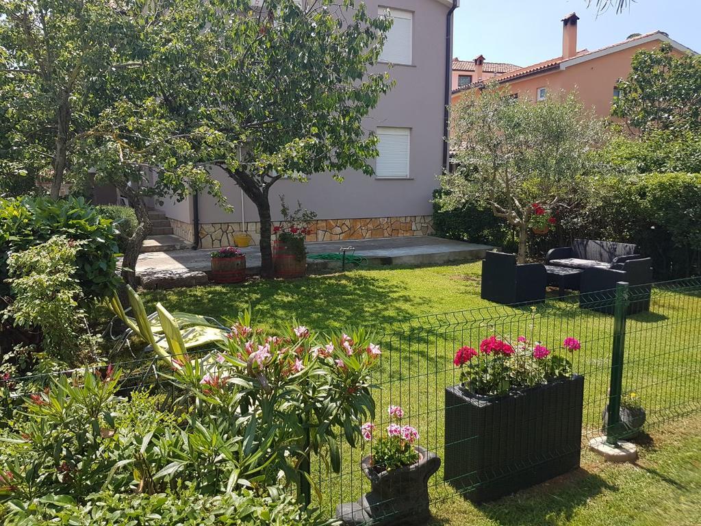 Apartments Ema Pula Extérieur photo